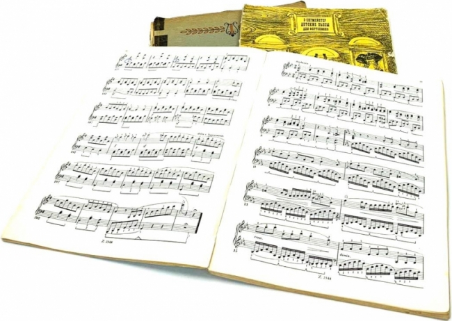 Ноты в ассортименте