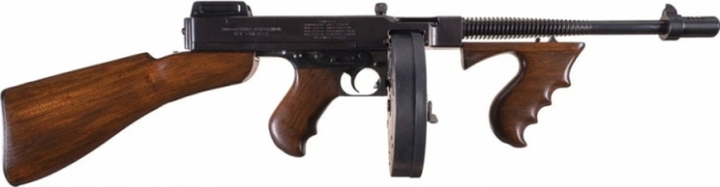 пулемет ПП Томпсон (макет)