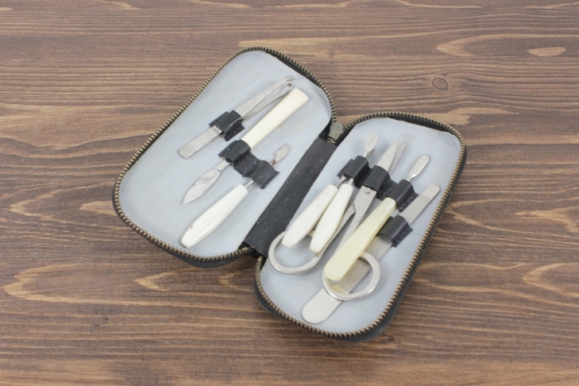 в черном футляре