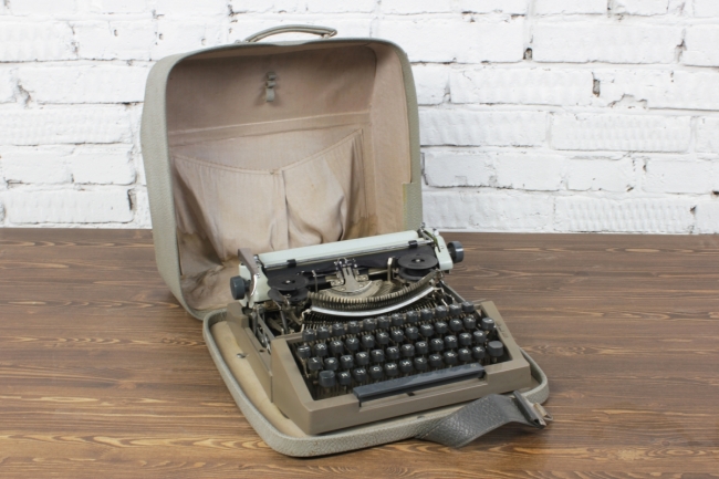 печатная в сером кофре