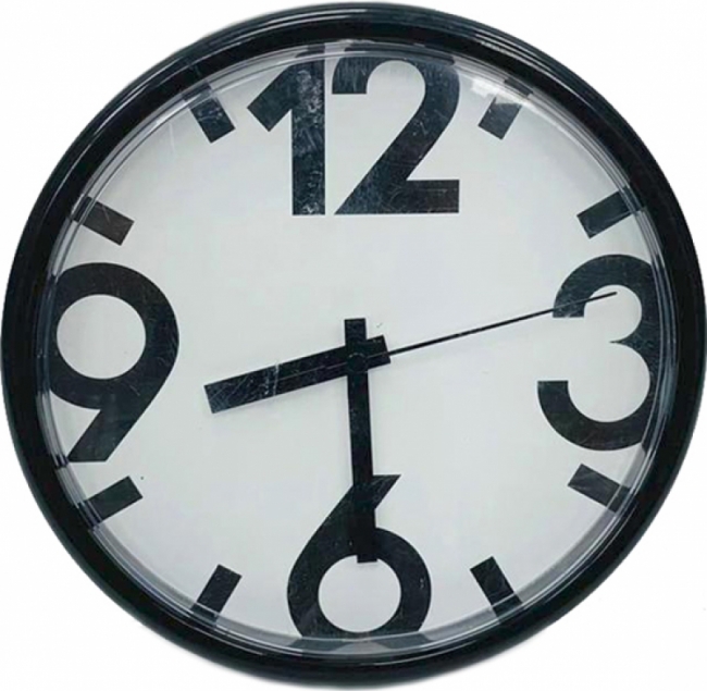 с крупным циферблатом