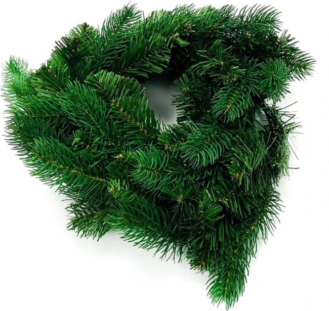 новогодний из еловых веток