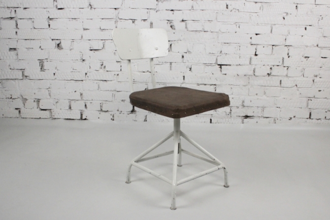 Винтовой Белый