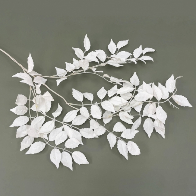 Декоративная ветка белая