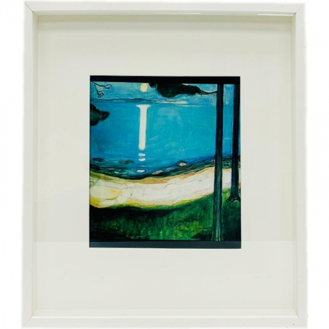 Берег в лесу