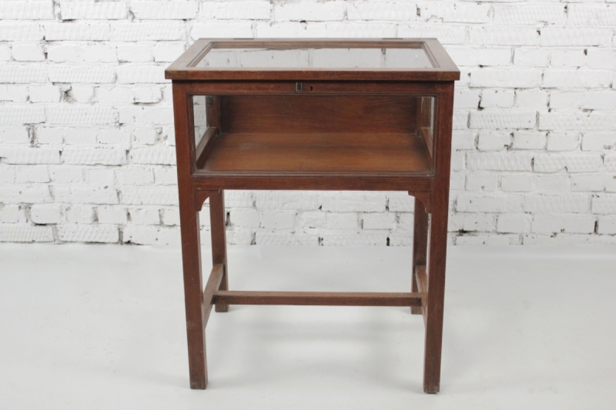 Витрина Brown Vintage