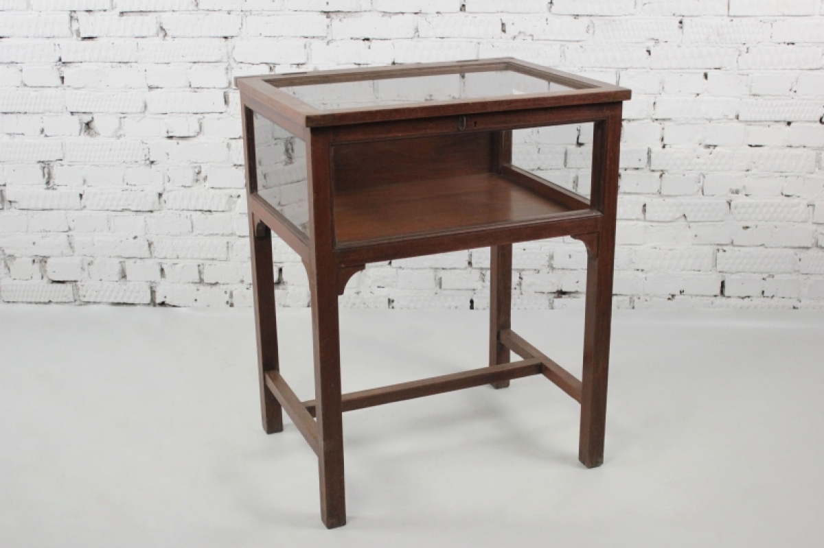 Витрина Brown Vintage