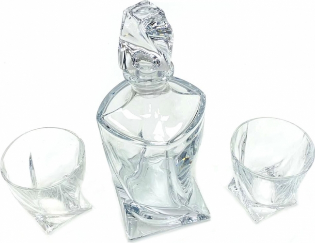 с двумя рюмками