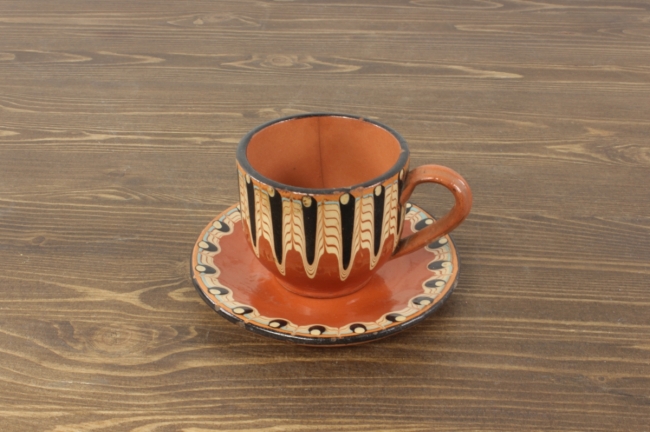 с блюдцем Brown