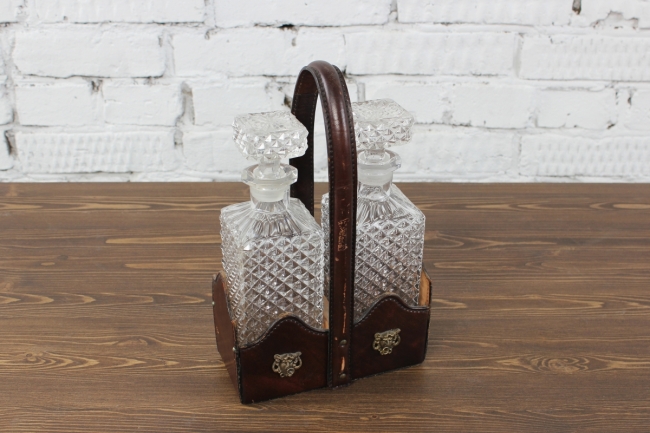 на подставке