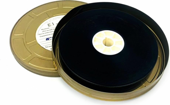 в железной коробке Middle