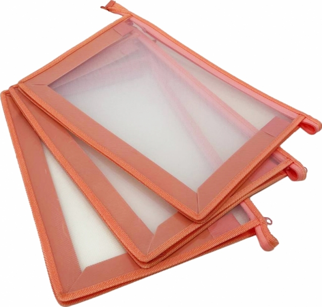 на молнии розовый