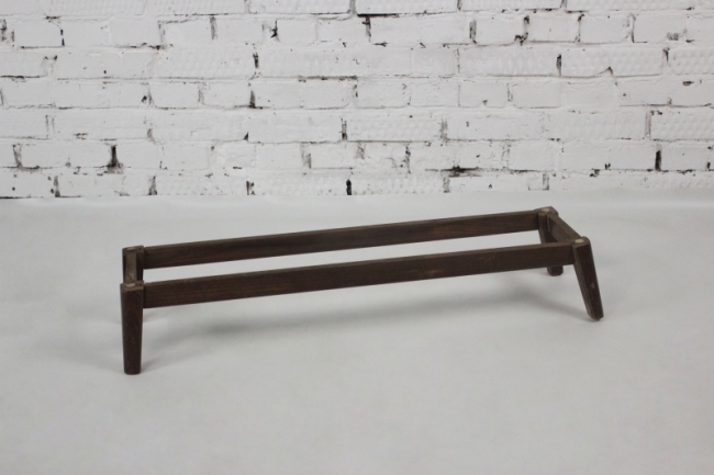 под книжные полки