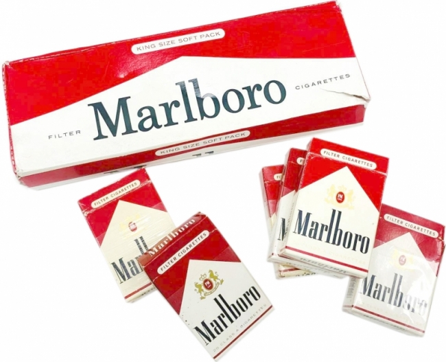 Marlboro с пустыми пачками